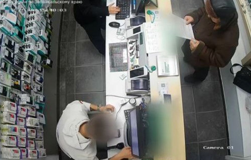 Сотрудники салонов связи в Забайкалье оформляли «левые» сим-карты и передавали персональные данные клиентов