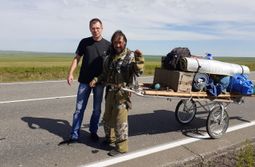 Водитель «Вечорки-Экспедиции» пообщался с якутским шаманом, идущим до Москвы