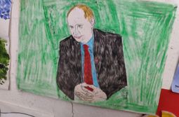 Дети Донбасса рисуют котиков, Путина и даже М...