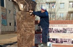 Памятник полководцу Георгию Жукову, установле...