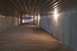 В подземном тоннеле жд-вокзала в Чите снова перебили все лампочки 