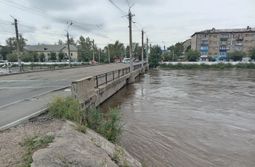 Мост на улице Комсомольская в Чите перекрыли ...