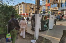 Четыре человека остаются в больнице после ДТП с перевернувшейся маршруткой в Чите
