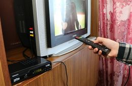 Расходы на ТВ-приставку компенсируют льготникам