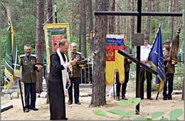 Казаки обустроили братскую могилу советских воинов