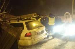 ДТП: Пьяные ауешники снесли забор в Чите