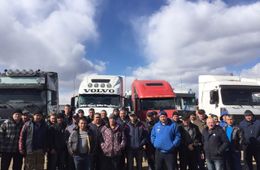 Более 100 дальнобойщиков бастуют в Чите и требуют полной отмены системы «Платон»