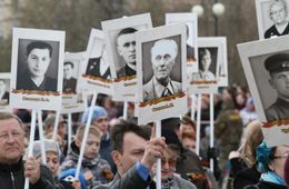 Нажиться на Победе: накануне 9 мая печатные салоны взвинтили цены вдвое 