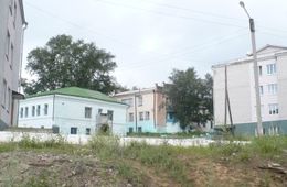 Подростки в Балее разбили 42 окна детского отделения больницы
