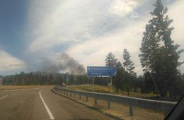 Черный дым от пожара на свалке под Дарасуном видно из Читинского района