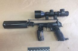 Схроны с оружием, принадлежащие нападавшей на предпринимателя ОПГ, обнаружили в Чите (фото)