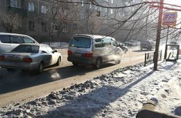 Две столкнувшихся «Тойоты» затруднили движение по Кастринской (фото)