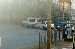 Авария усложнила движение по Кастринской