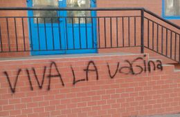 Безобиден ли лозунг «Viva la vagina» и при чем тут стоматолог?