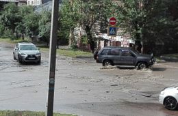 Улицы Читы превратились в бурные реки после дождя