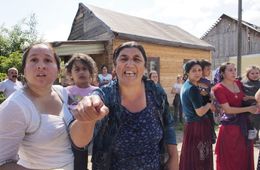 В Чите цыгане едой завлекают русских детей из неблагополучных семей