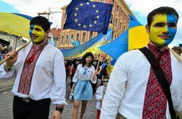 ФСБ приглашает к сотрудничеству бегущее из Украины население (фото)