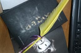 Стоит ли читать нового Ведеру: спорят Захаров и Кантемир