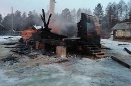 Неизвестные сожгли дом директора природного парка Арей 