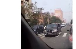 Видео кортежа  премьер-министра Дмитрия Медведева в Чите