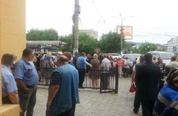 ​Около 1 тыс. человек пришли попрощаться с Анатолием Михалевым