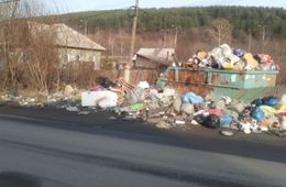 Жители домов на Печорской в Чите жалуются на помойку, не убирающуюся 1,5 года