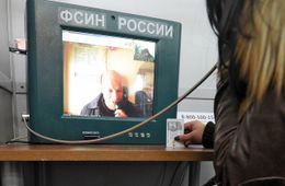 В 2019 году сотовых операторов обяжут блокировать учреждения ФСИН – мобильники в зонах станут бесполезны
