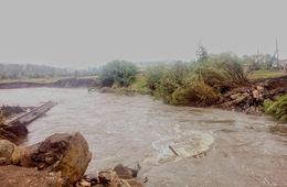 ​Река Дакитуй в Красночикойском районе снесла мост, отрезав проезд к селу Менза