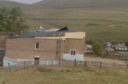 В селе Ононское второй раз за год сносит крышу пришкольного интерната