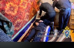 Двое жителей Ононского района задушили подушкой 83-летнего мужчину и украли 100 тысяч рублей