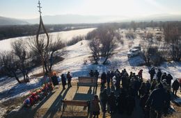 Мемориал памяти погибшим в катастрофе с автобусом открыли в Сретенске