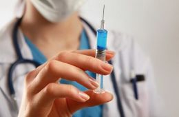 Главврач «Коммунарки»: вакцина от коронавируса эффективна для всех штаммов