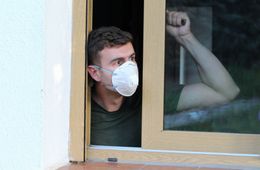 ​Власти решили продлить режим самоизоляции в России