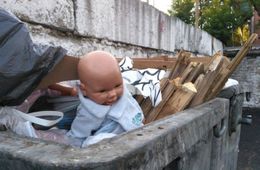 Личность женщины, выбросившей новорожденного ребенка в мусорный контейнер, установлена