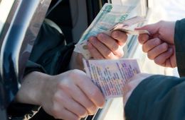 Экс-сотрудника ГИБДД в Краснокаменске приговорили к реальному сроку за взятки 