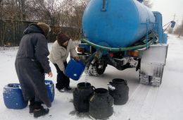 Жителей ГРЭС избавят от сушняка: «Водоканал» организовал подвоз воды