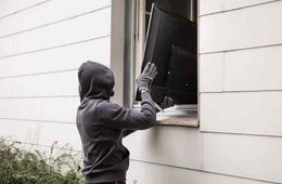 Забайкалец залез в окно и украл телевизор