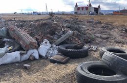 Читинцы навалили 10-15 КАМАЗов мусора недалеко от ипподрома 