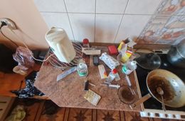 Полиция нашла наркопритон в одной из квартир в Чите