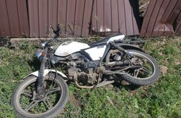 В Забайкалье 55-летний мотоциклист врезался в куст и умер