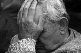 Пенсионера в Забайкалье осудили за укушенный палец беспредельщика, ворвавшегося в его дом