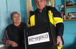 «Вечорка» доставила «буржуйку» 75-летней подписчице в Тунгокочен