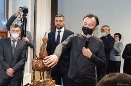 В Чите открылась выставка всемирного известного скульптора Даши Намдакова