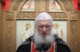 Основатель Среднеуральского женского монастыря проклял всех, кто посягает на закрытие храмов из-за пандемии. Позже его лишили права проповедовать. (Видео)