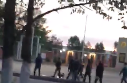 Подростки закидали камнями окна отдела полиции в Забайкалье (видео)