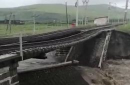 Как минимум два ж/д моста обрушены на Транссибе в Забайкалье (видео)