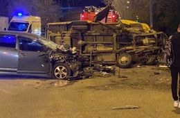 Пьяная водитель Toyota врезалась в маршрутку в Чите