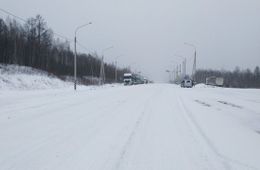 На федеральной трассе «Амур» в Забайкалье из-за снега остановлено движение большегрузов