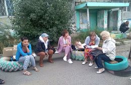 Голодающие! Квартир не будет, но есть обед: перед приездом премьер-министра РФ жители одного из микрорайонов Читы объявили голодовку.