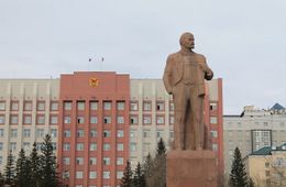Снести памятники кровавому Ленину — из писем читателей